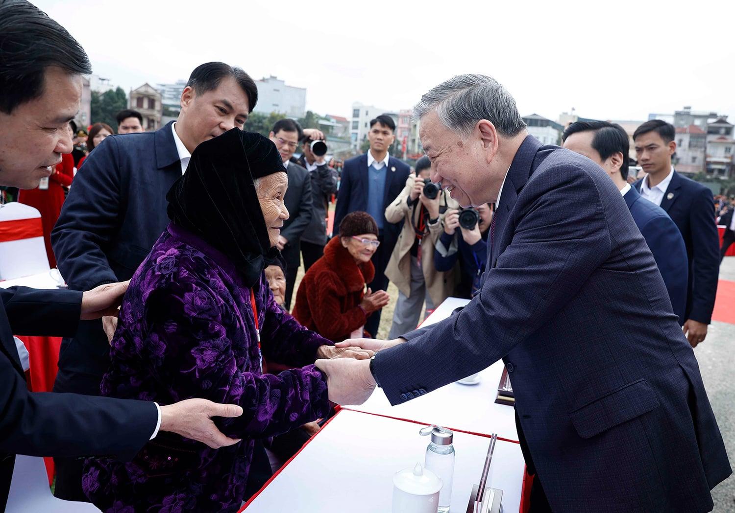 anh gai xinh vu to ko che jpg