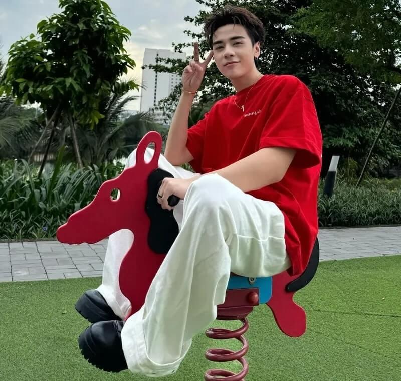 hinh-nen-quang-hung-masterd