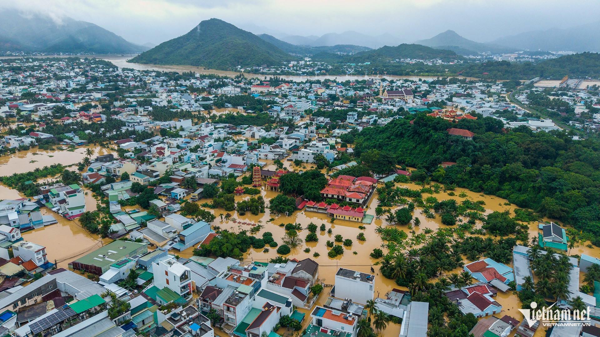 mua lu Khanh Hoa Xuan ngoc.jpg