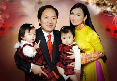 Gia đình Chính Chu và Hà Phương