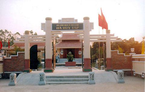 anh co gai chup truoc guong 1 jpg