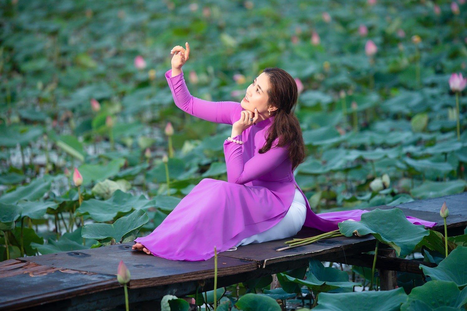 ao dai hoa sen dep