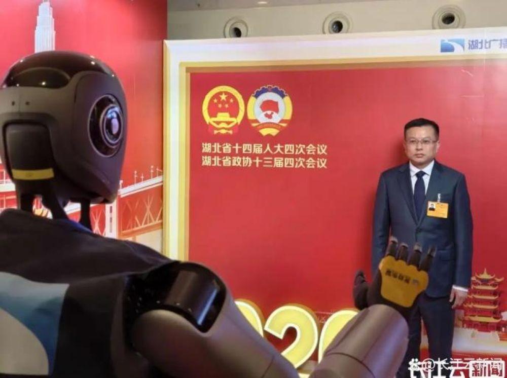 robot-tieu-an-phong-van-cung-phong-vien.jpg