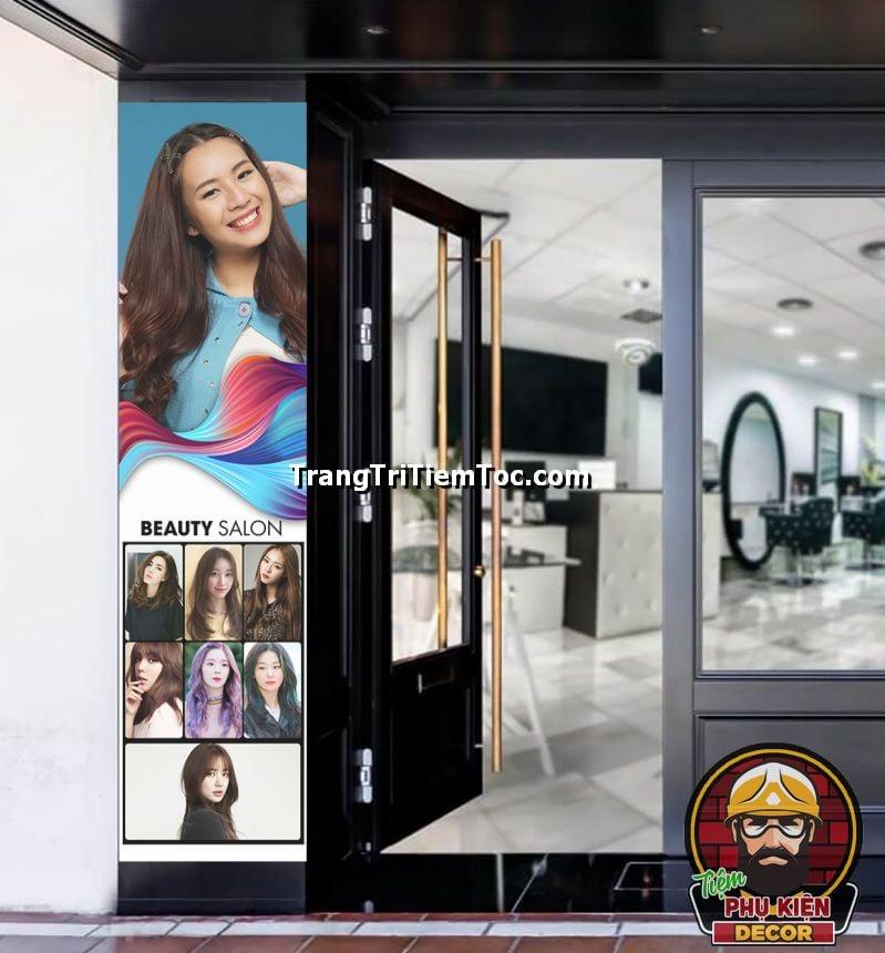 Decal dán kính dẫn đầu xu hướng trang trí tiệm tóc nữ
