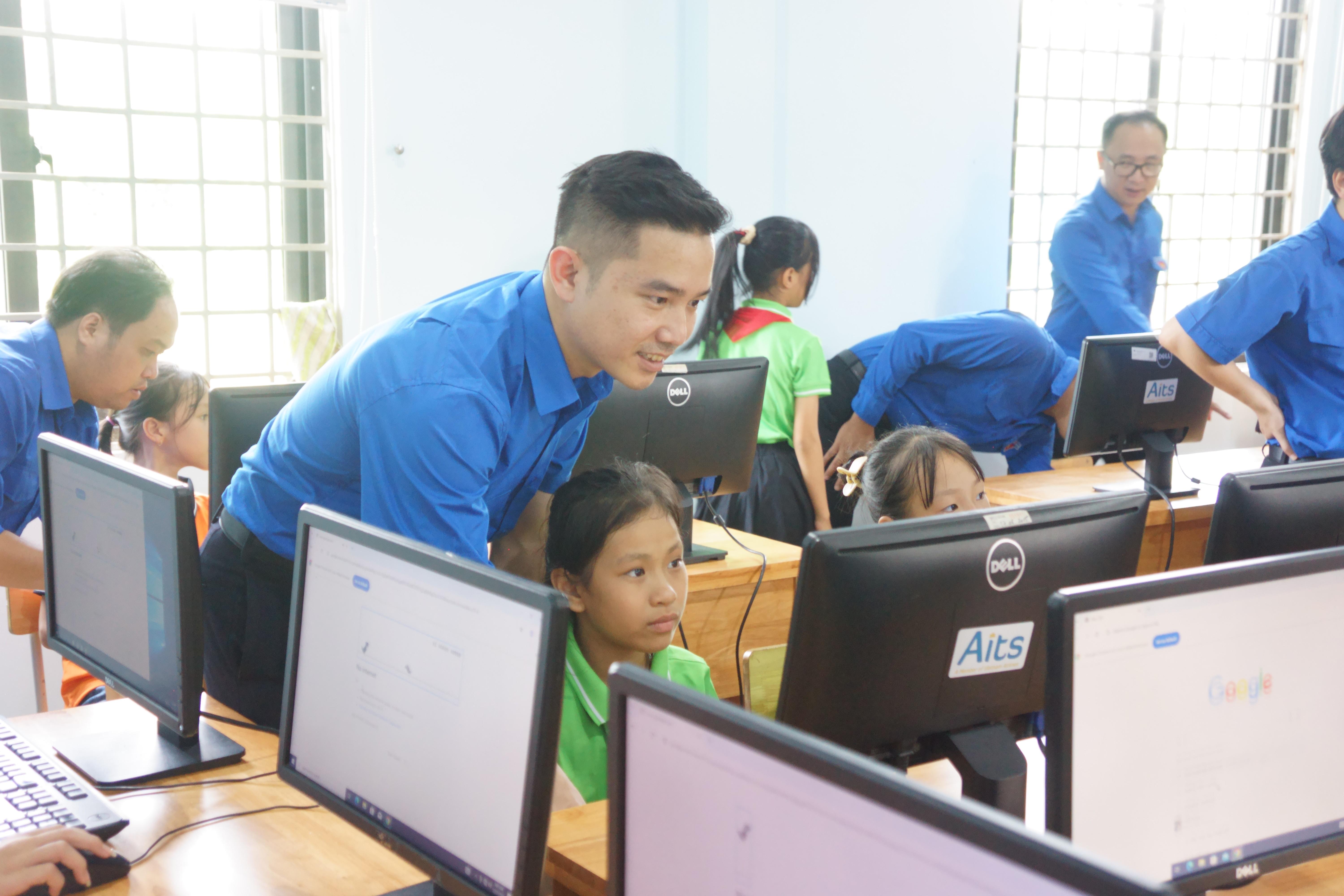 anh gai tre 1 jpg