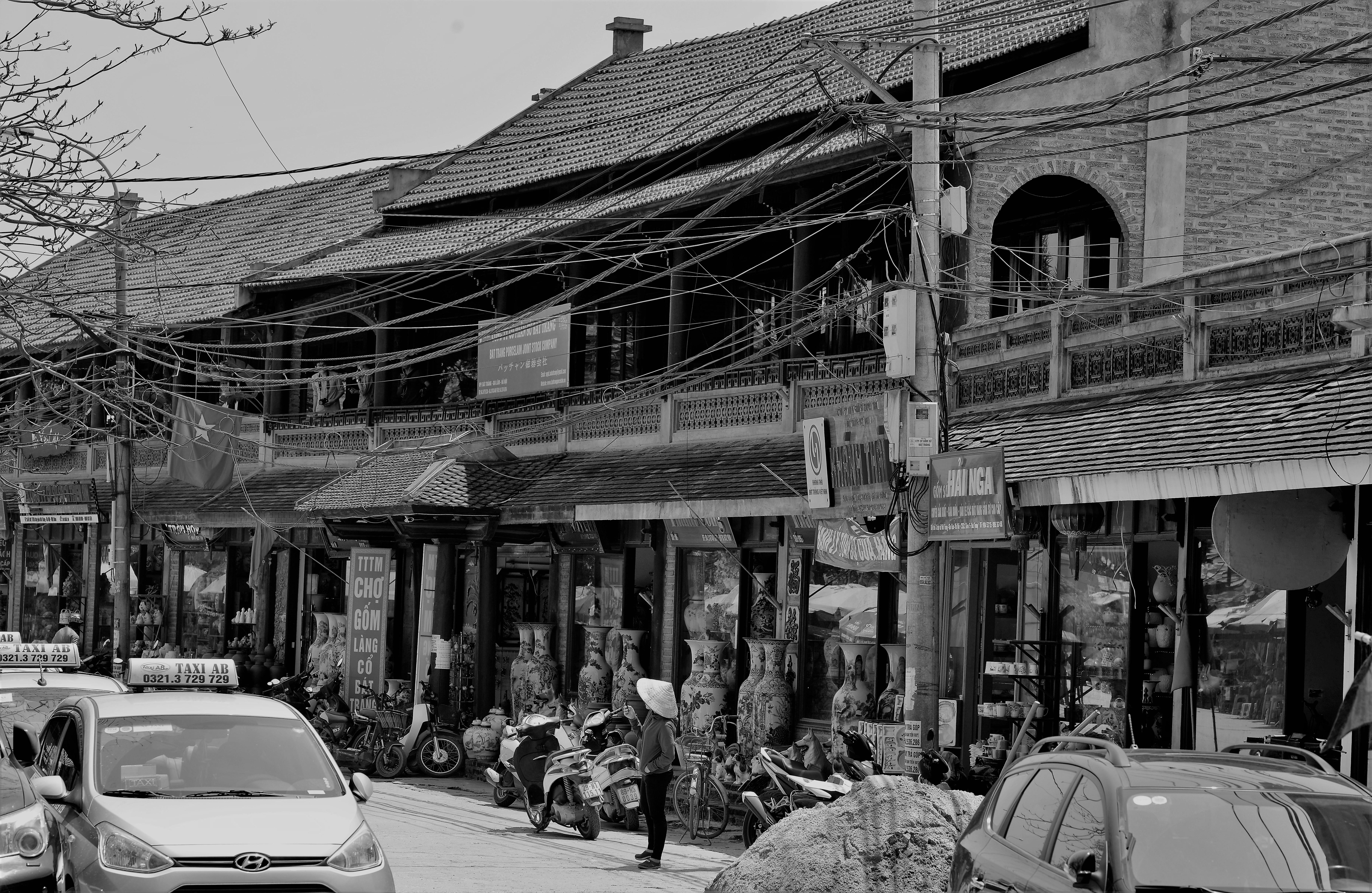 anh gai xinh chup hinh tren guong 1 jpg