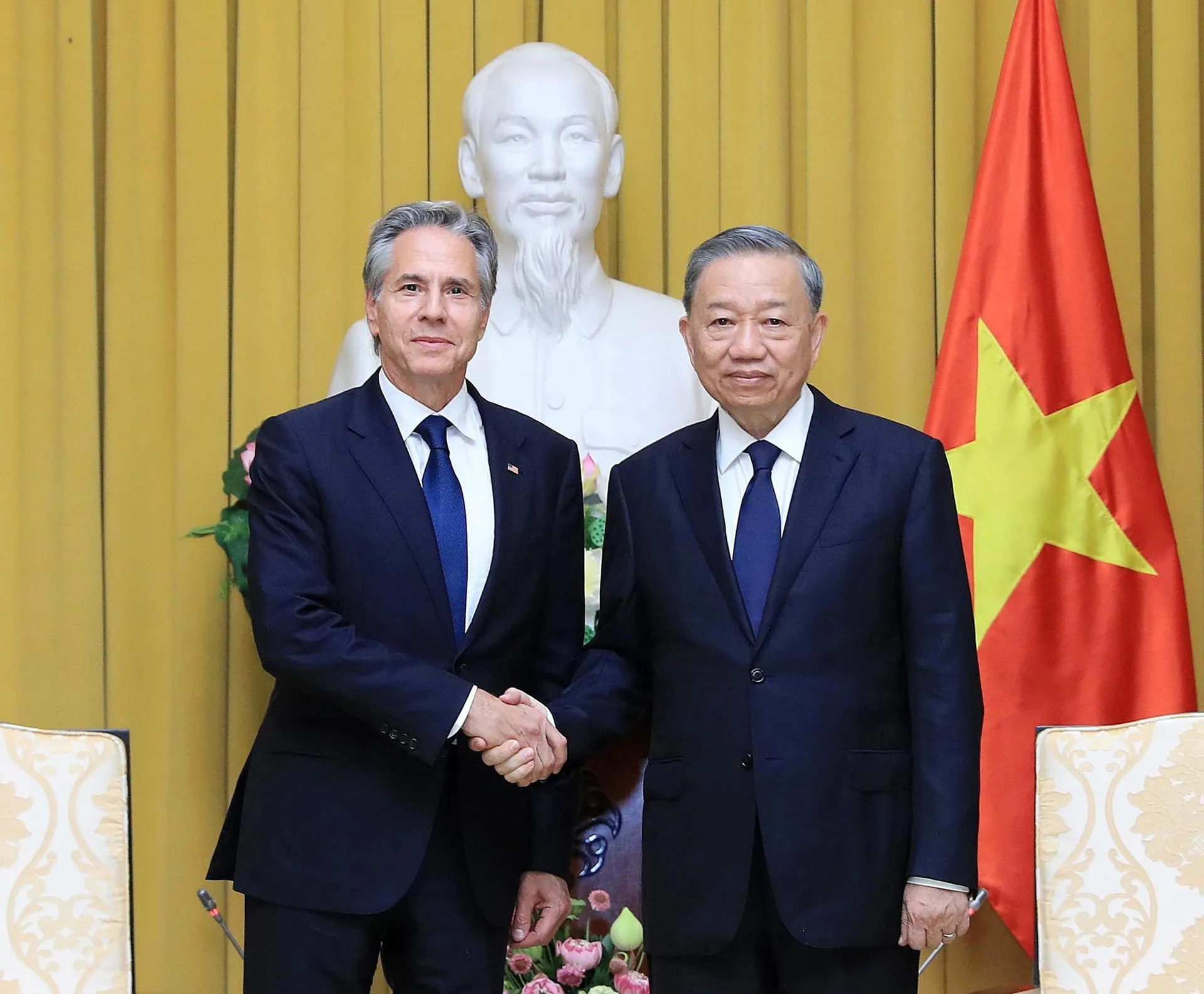 anh may buon jpg