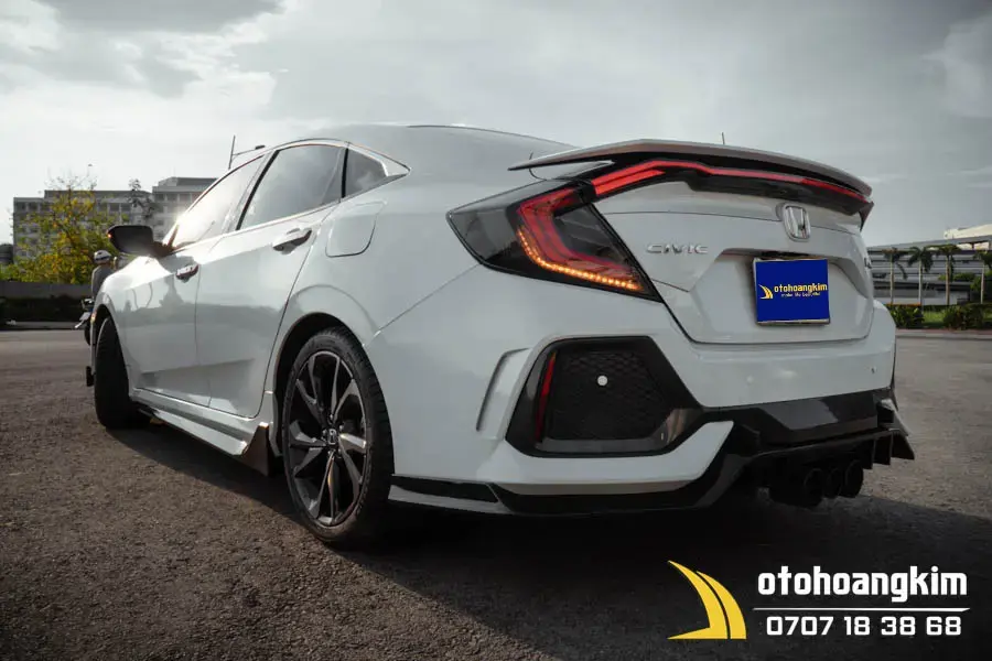 Độ xe Honda Civic mang đến phong cách cá nhân hoá cho chủ xe