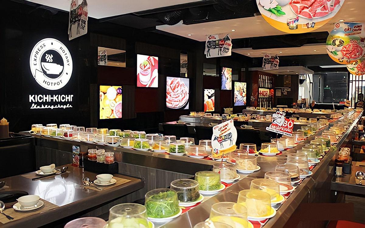 kichi-kichi-nha-hang-lau-buffet-bang-chuyen-doc-dao.jpg