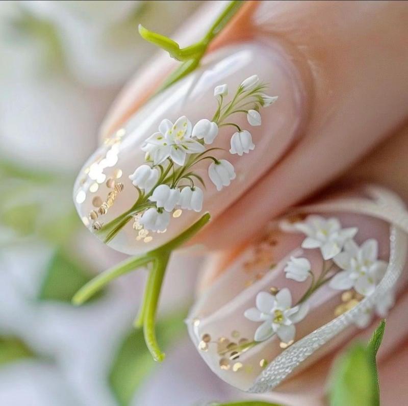 Nail màu xanh lá nhạt