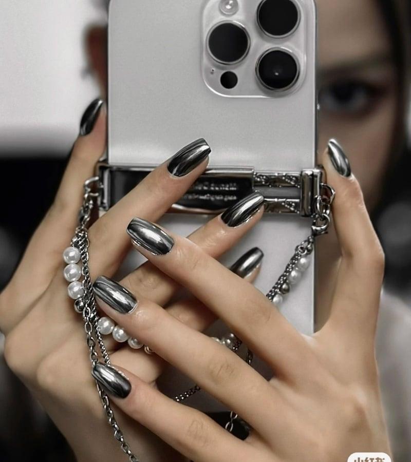 mẫu nail tráng gương