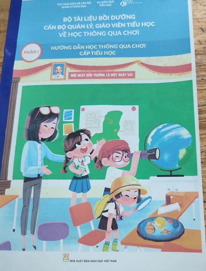 Dự án "Học thông qua Chơi" hiện đang được tập huấn ở các trường tiểu học (ảnh tác giả)