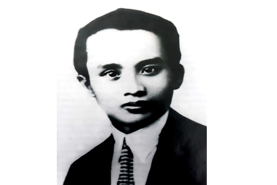 anh gai chup hinh truoc guong jpg