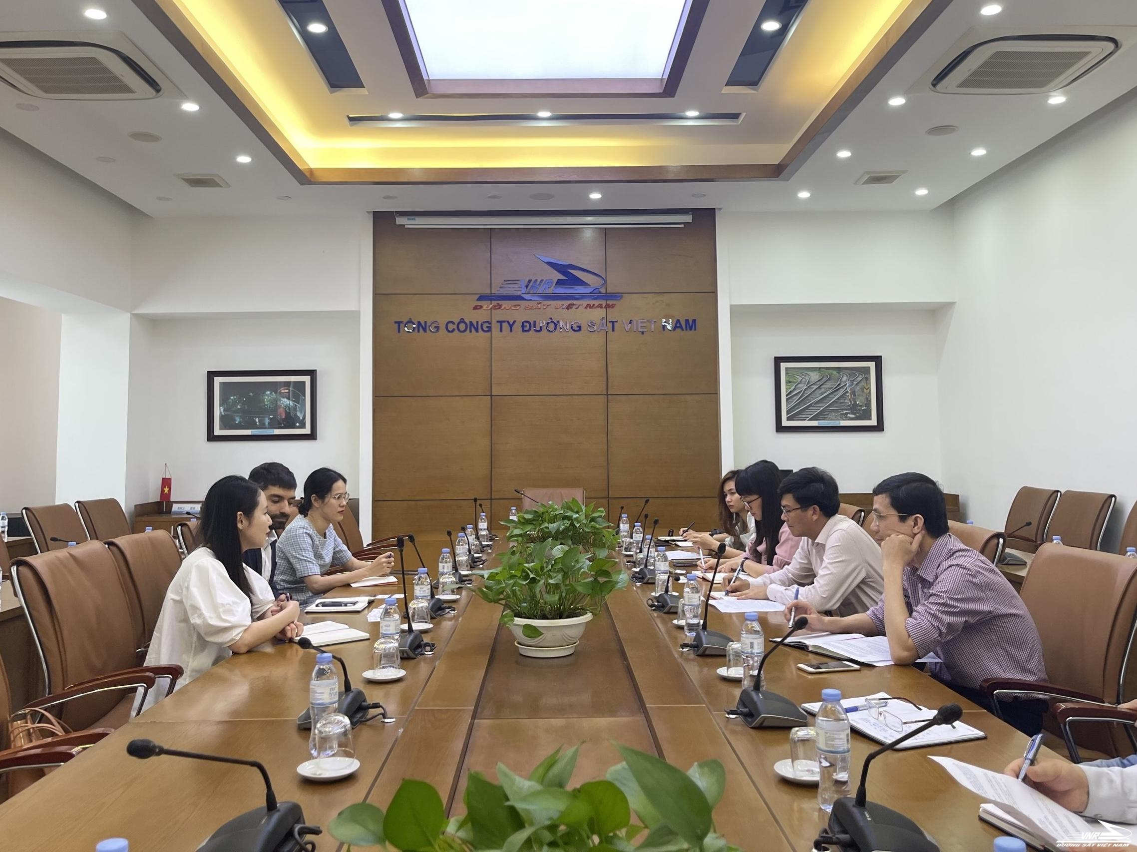 anh nhom ba dao 1 jpg