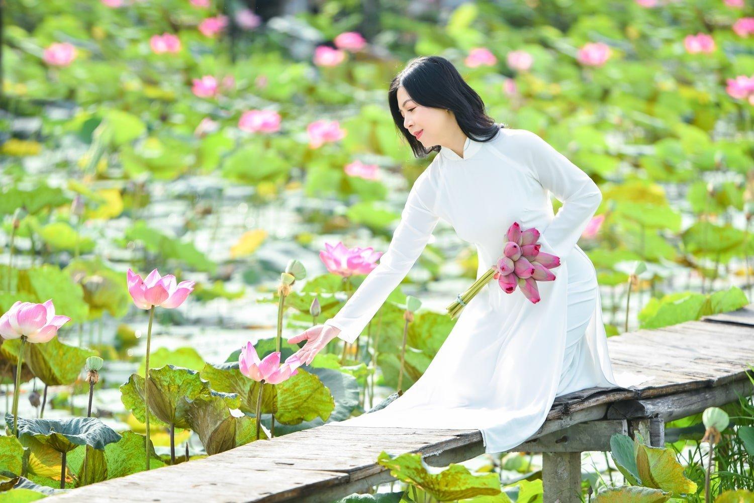 Anh Hoa sen 8 min