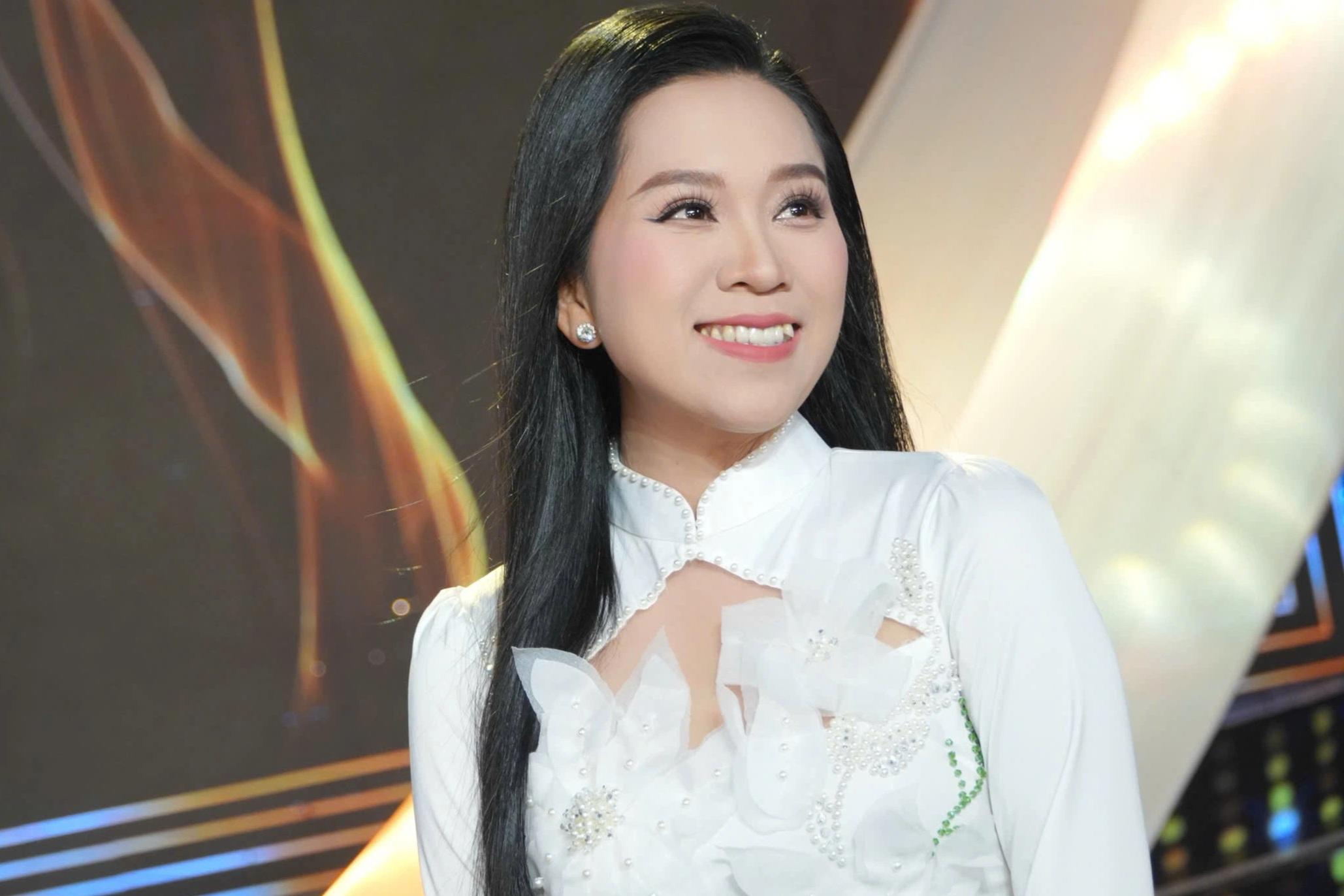 Cháu gái cố nghệ sĩ Vũ Linh bị hủy show phải ở ẩn 3 năm, hiện ra sao? - 1