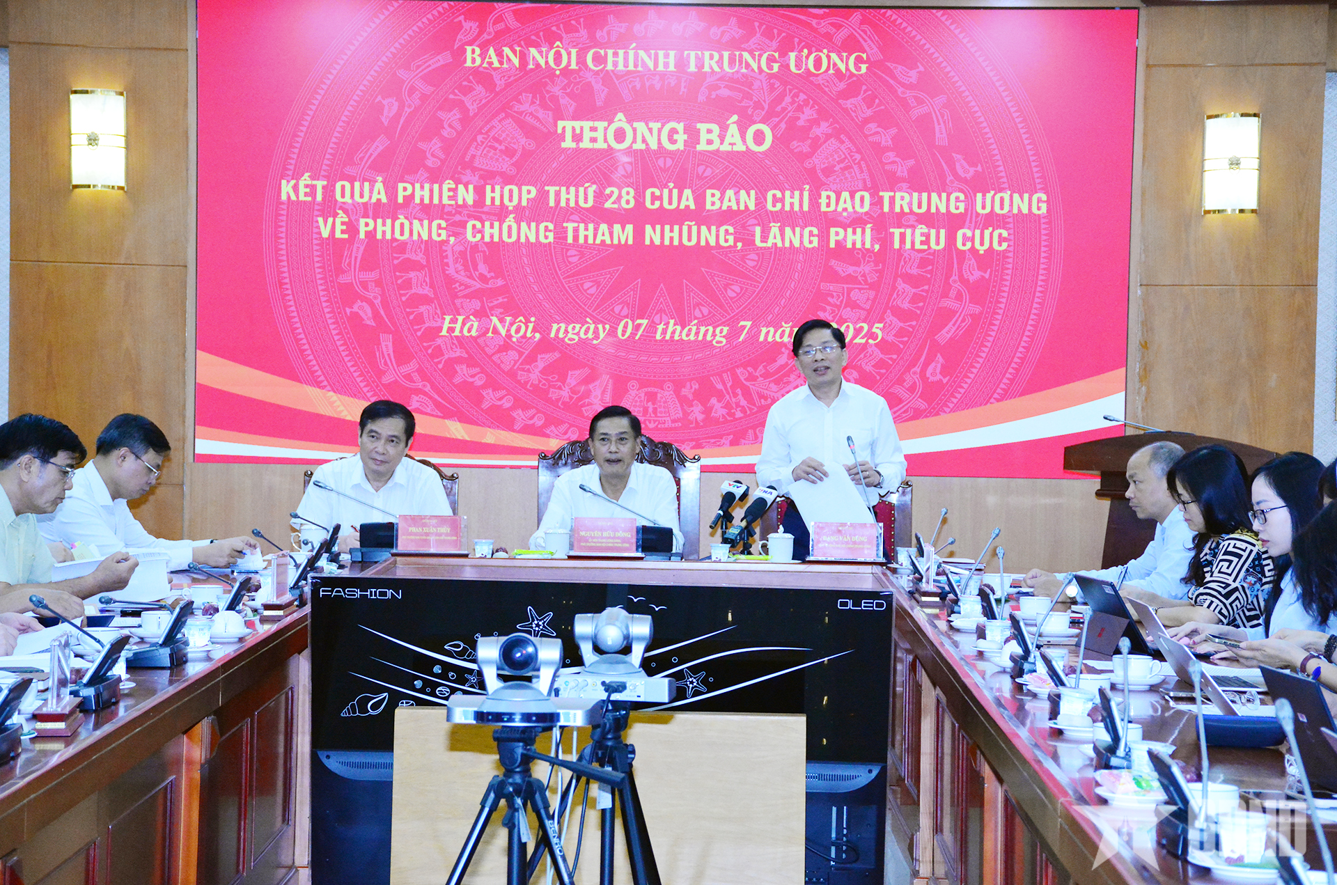 hinh trai khoe cu jpg