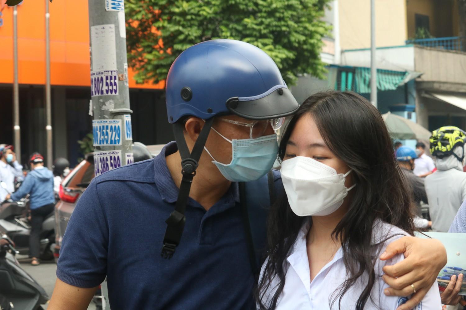 Thi lớp 10: ‘Tủ đè’ vì nghe dân mạng ôn tác phẩm 'Những ngôi sao xa xôi'