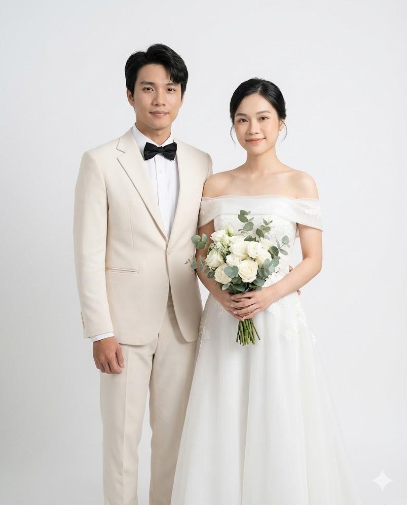 Mẫu 1: Ảnh cưới studio nền trắng tối giản