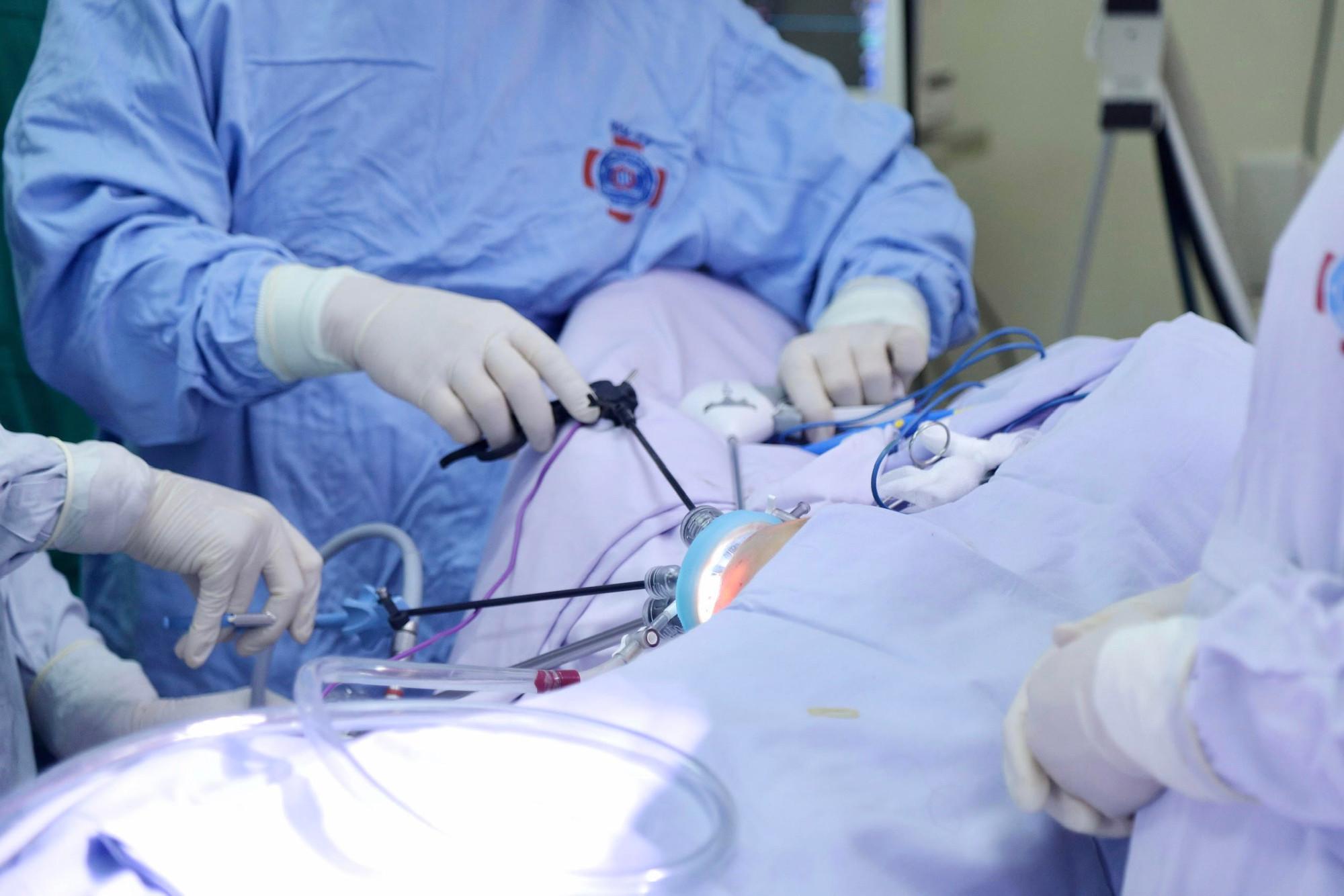 Kỹ thuật mới chỉ xâm lấn tối thiểu để thực hiện cắt toàn bộ tuyến vú và kiểm soát hạch vùng.