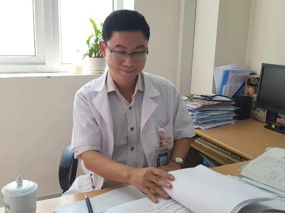 Cô gái trẻ 18 tuổi sốc khi được chẩn đoán ung thư vú - 1